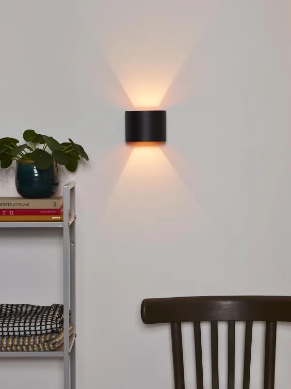 Lucide XIO - Lámpara de pared - LED Regul. - G9 - 1x3,5W 2700K - Ángulo de haz ajustable - Negro - ambiente 1